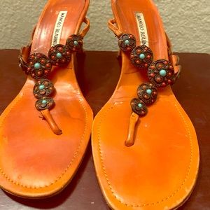 Beautiful sling backs by Manolo Blahnik!